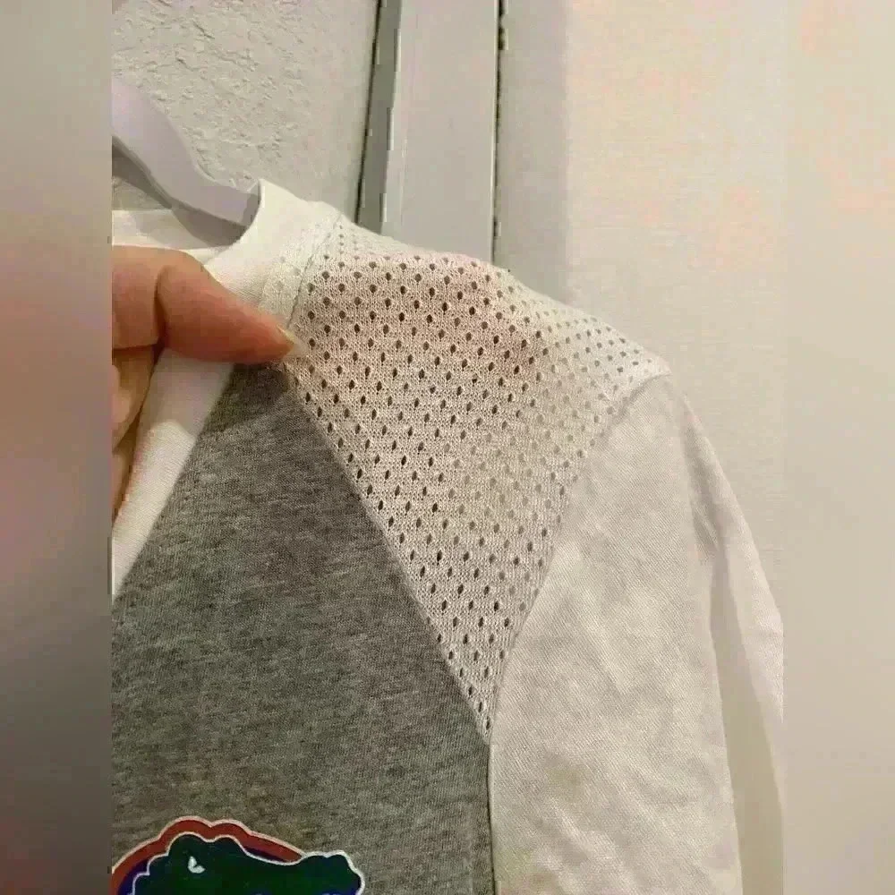 NWT NIKE Florida gators gray top with mesh sleeve for ventilation Sz M!